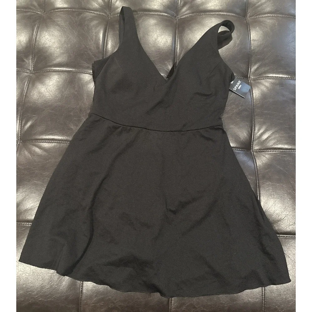 Spanx Swim Size Large Piqué Shaping Skirted One-Piece Swim‎ Dress Black 50388R